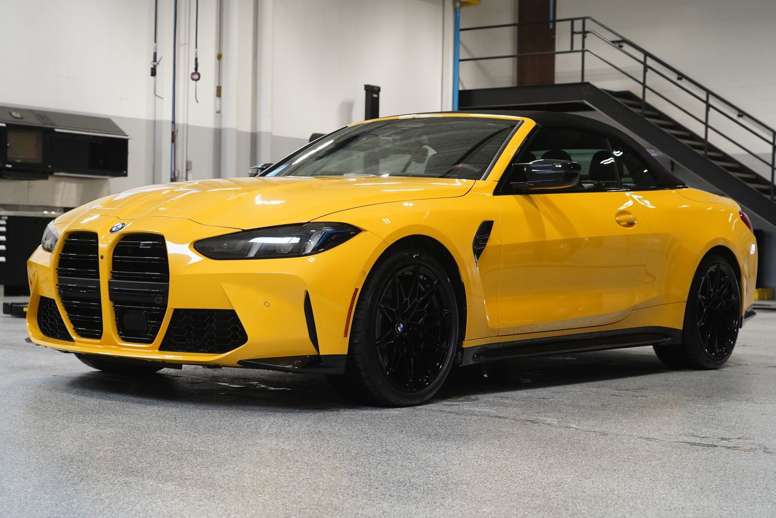 Used 2025 BMW M4 xDrive Competition image 8