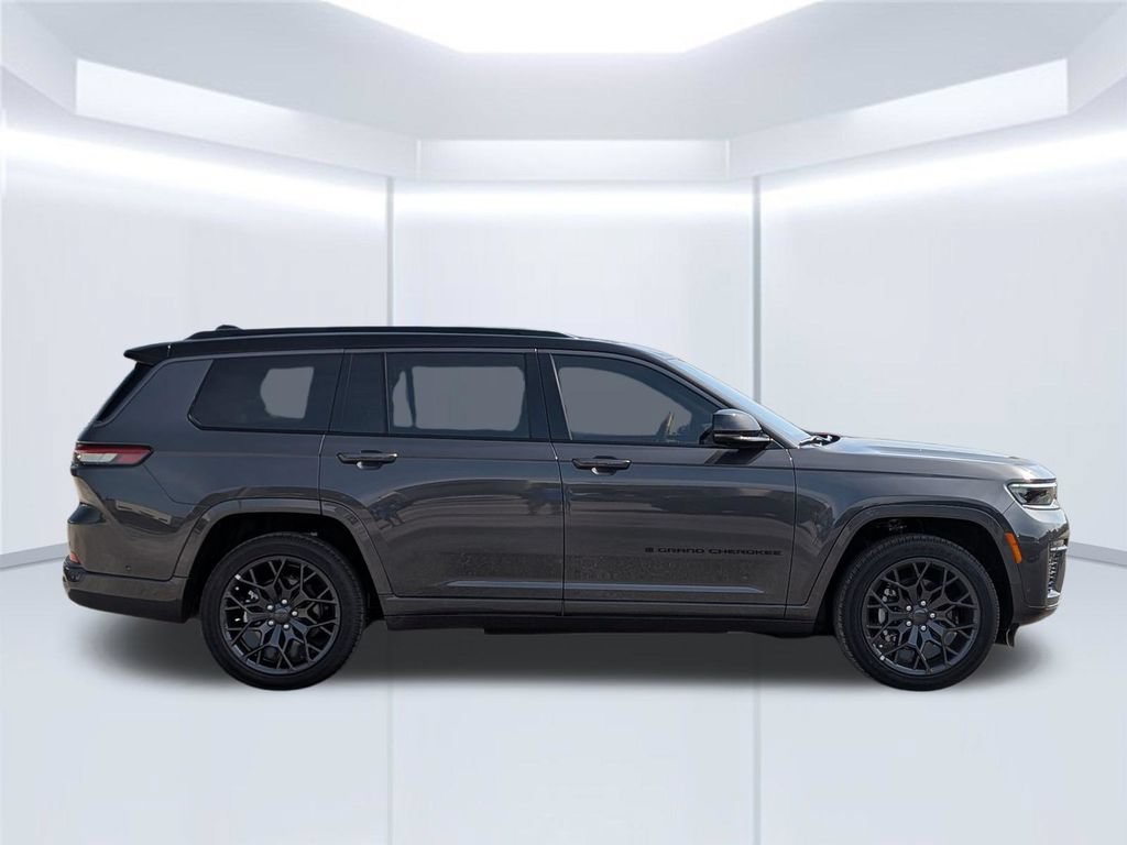 New 2026 Jeep Grand Cherokee L Summit w/ Obsidian Package AWD/4WD image 8