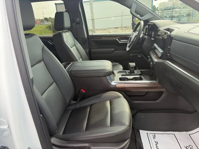 Used 2024 Chevrolet Silverado 1500 LT Trail Boss w/ Convenience Package II AWD/4WD image 27