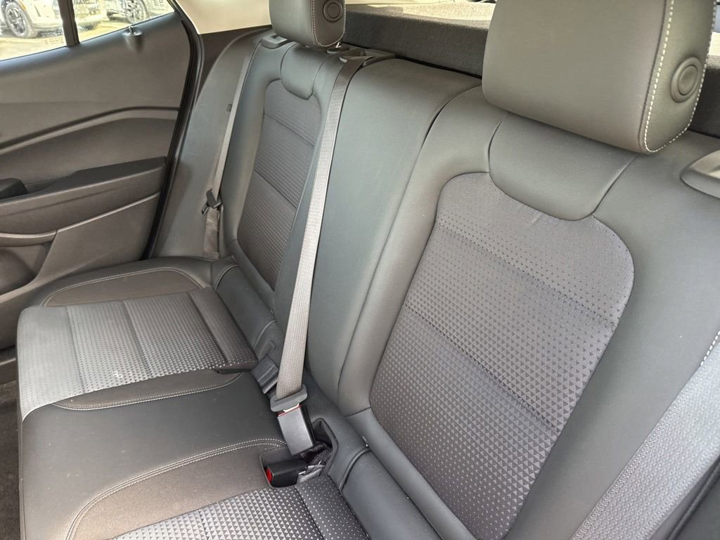 Used 2025 Chevrolet Trax LT w/ LT Convenience Package FWD image 27