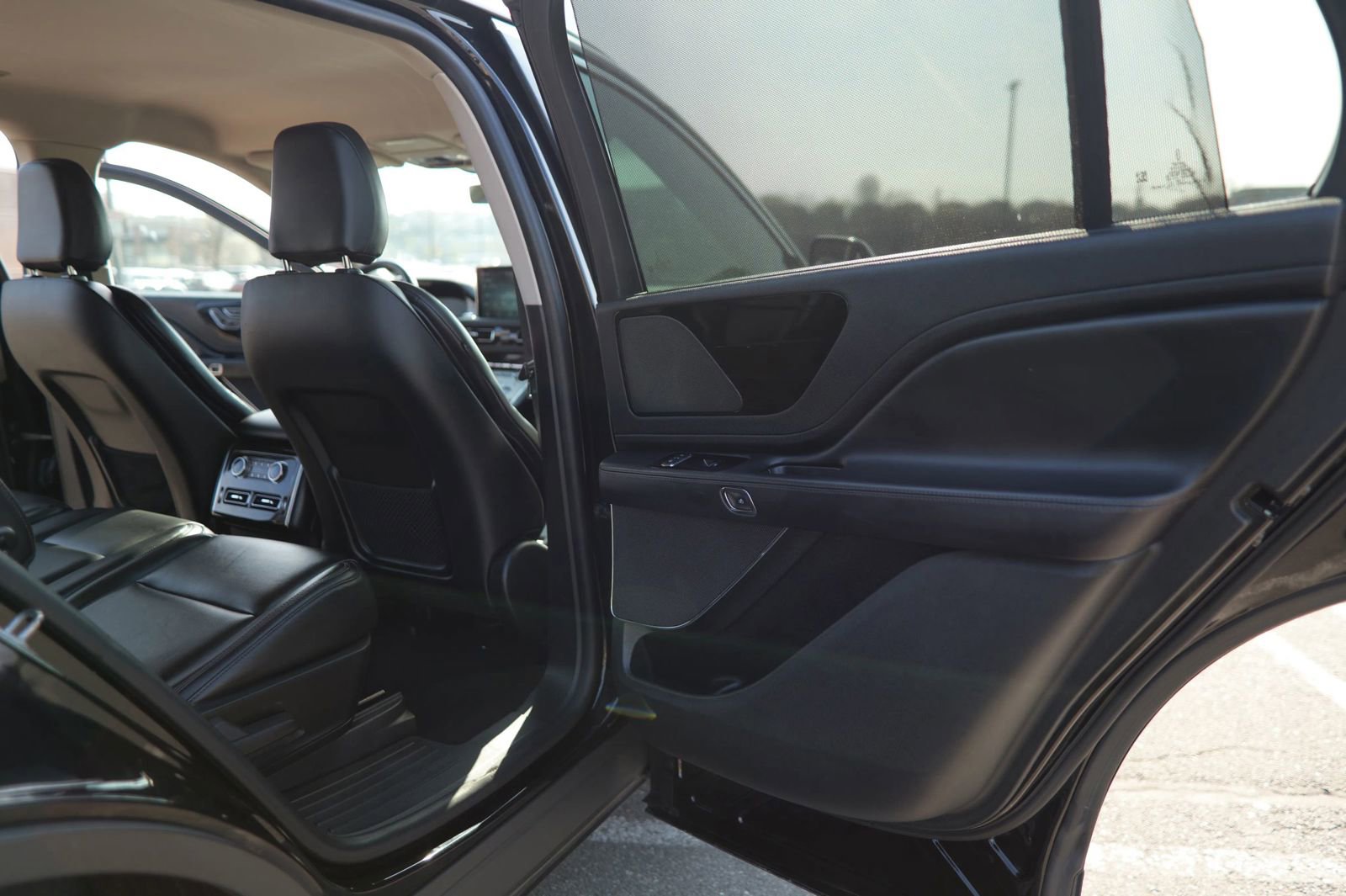 Used 2023 Lincoln Aviator AWD image 35