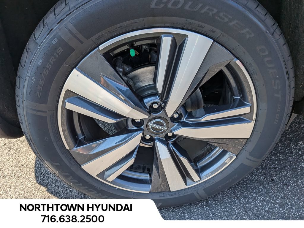 Used 2026 Nissan Rogue SL AWD/4WD image 42