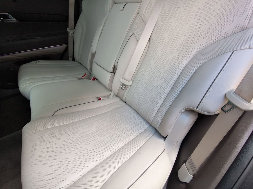 Used 2022 Genesis GV80 2.5T w/ Prestige Package 04 image 17