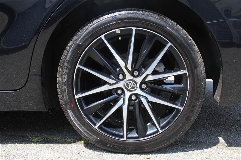 Used 2022 Toyota Camry SE w/ Cold Weather Package FWD image 14