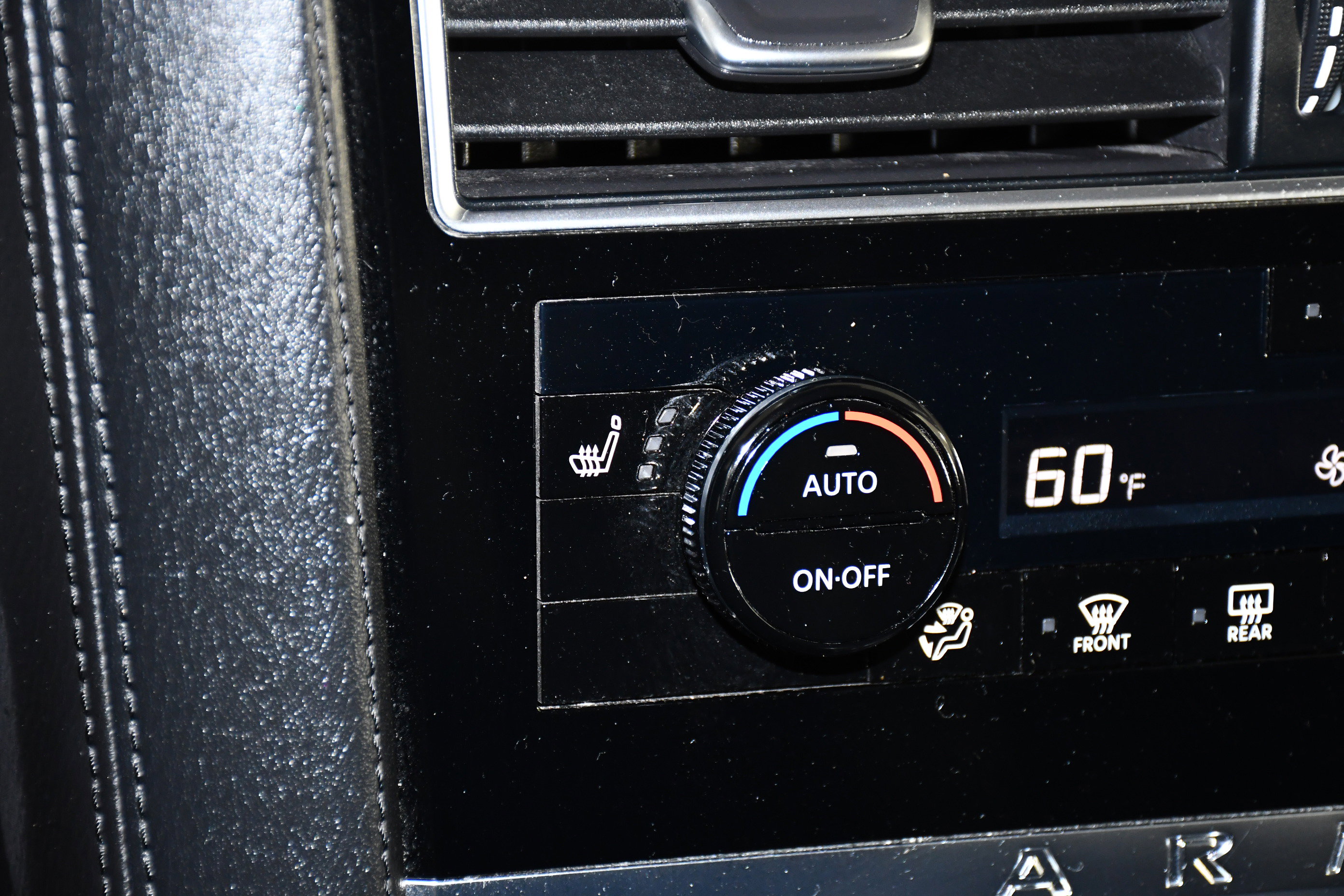 Used 2024 Nissan Armada SV image 30