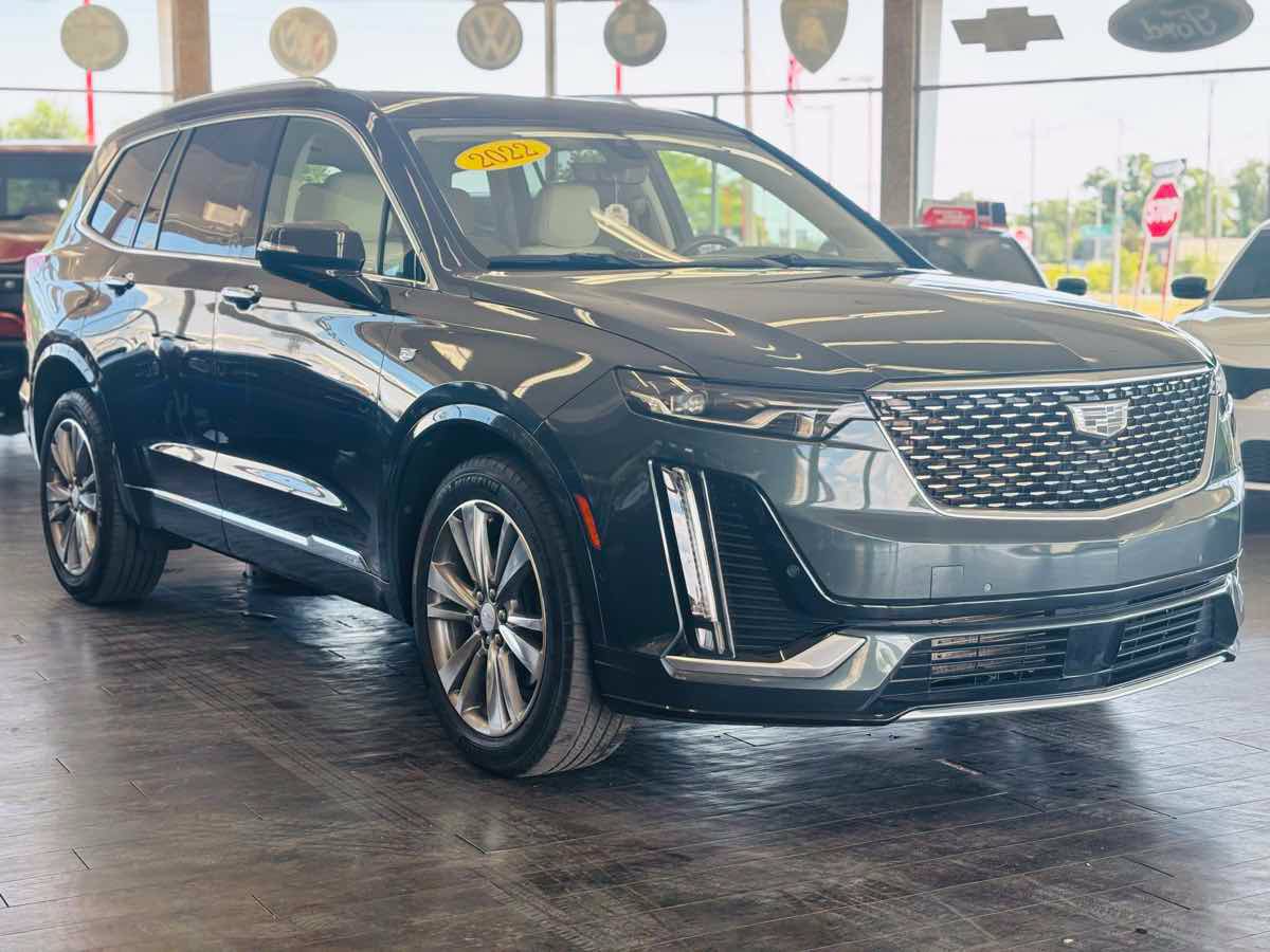 Used 2022 Cadillac XT6 Premium Luxury w/ Technology Package AWD/4WD image 4