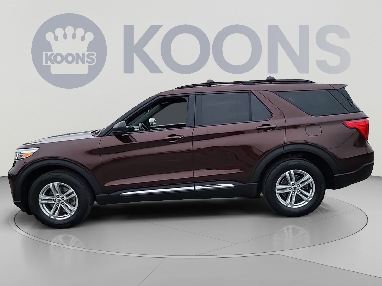 Used 2020 Ford Explorer XLT w/ Equipment Group 202A AWD/4WD image 8