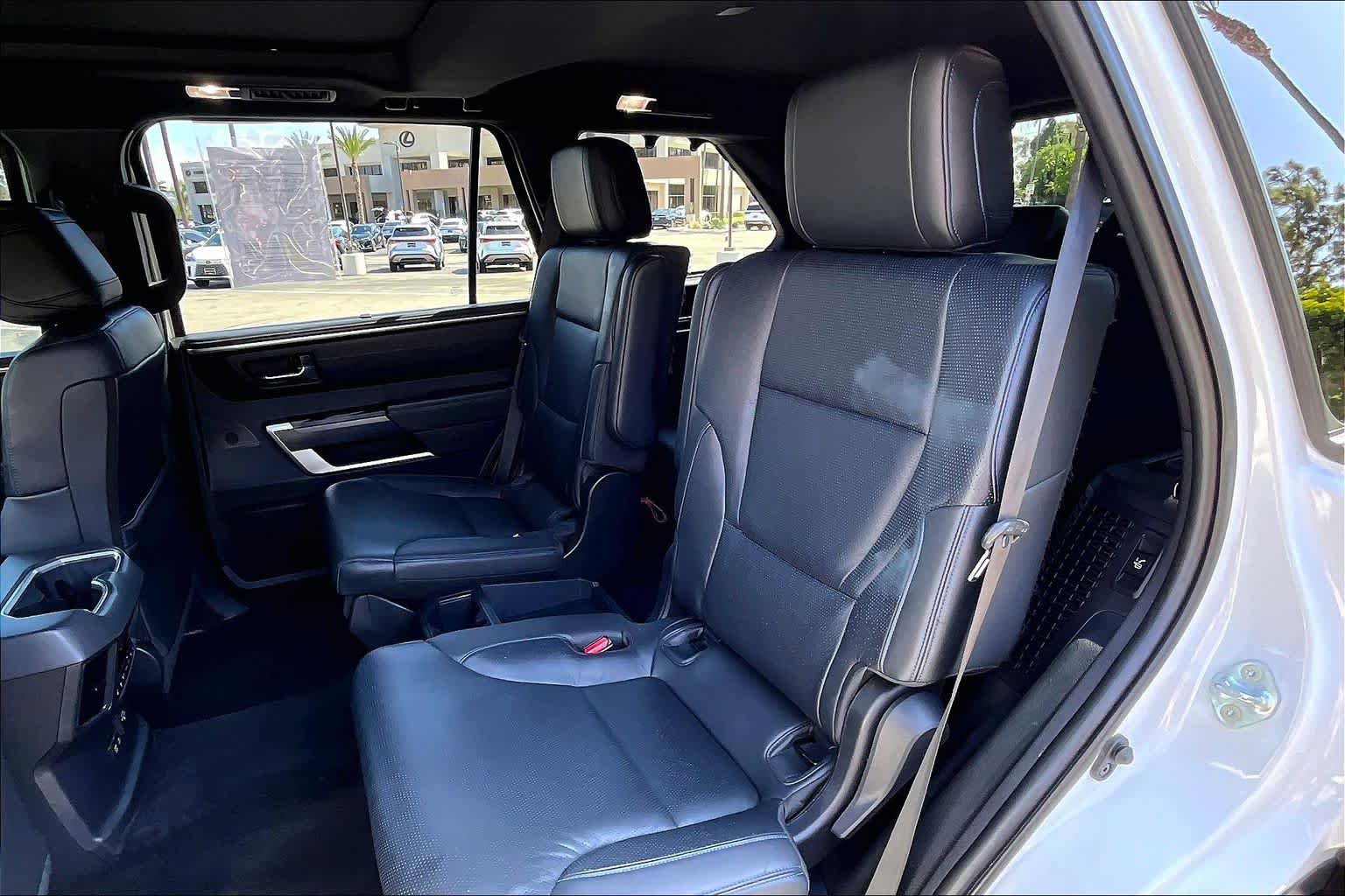 Used 2023 Toyota Sequoia Platinum AWD/4WD image 18
