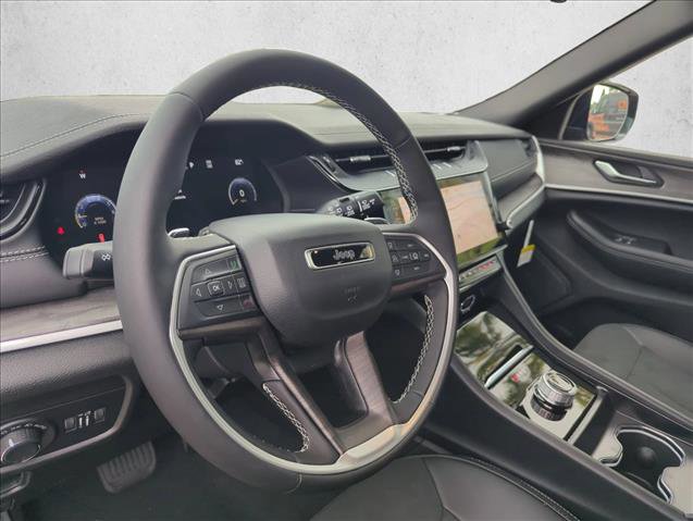 New 2026 Jeep Grand Cherokee L 2WD image 17
