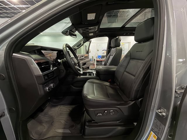 Used 2025 GMC Yukon XL Denali w/ Sun & Power Step Package AWD/4WD image 12