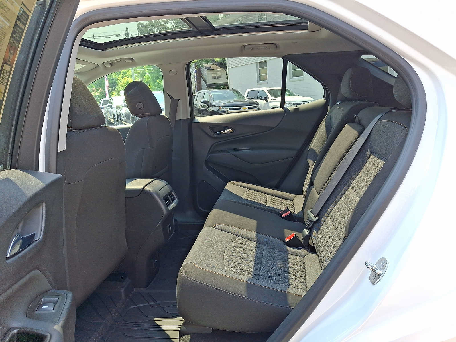 Used 2023 Chevrolet Equinox LT AWD/4WD image 10