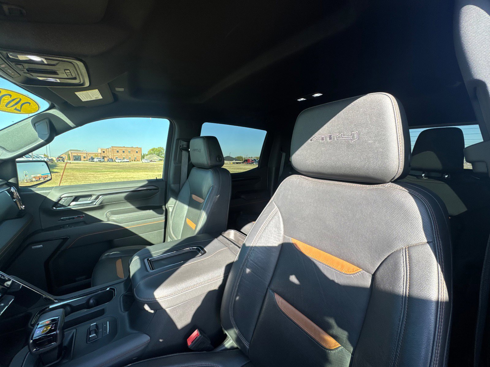 Used 2022 GMC Sierra 1500 AT4 w/ AT4 Premium Package image 10