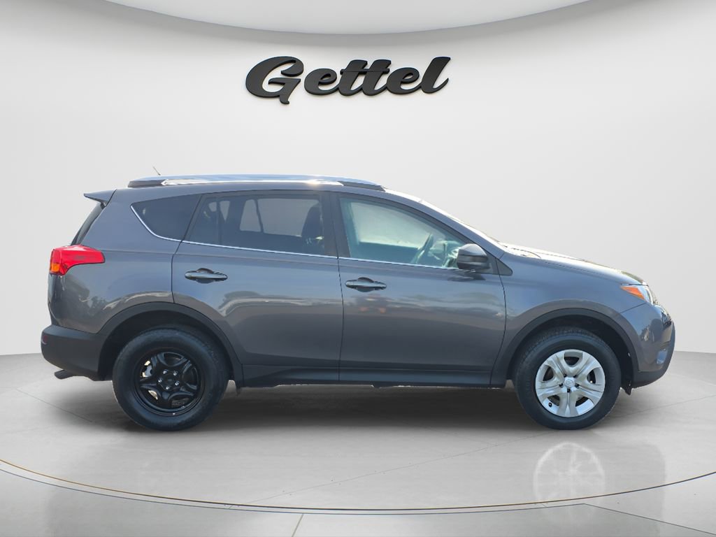 Used 2015 Toyota RAV4 LE FWD image 4