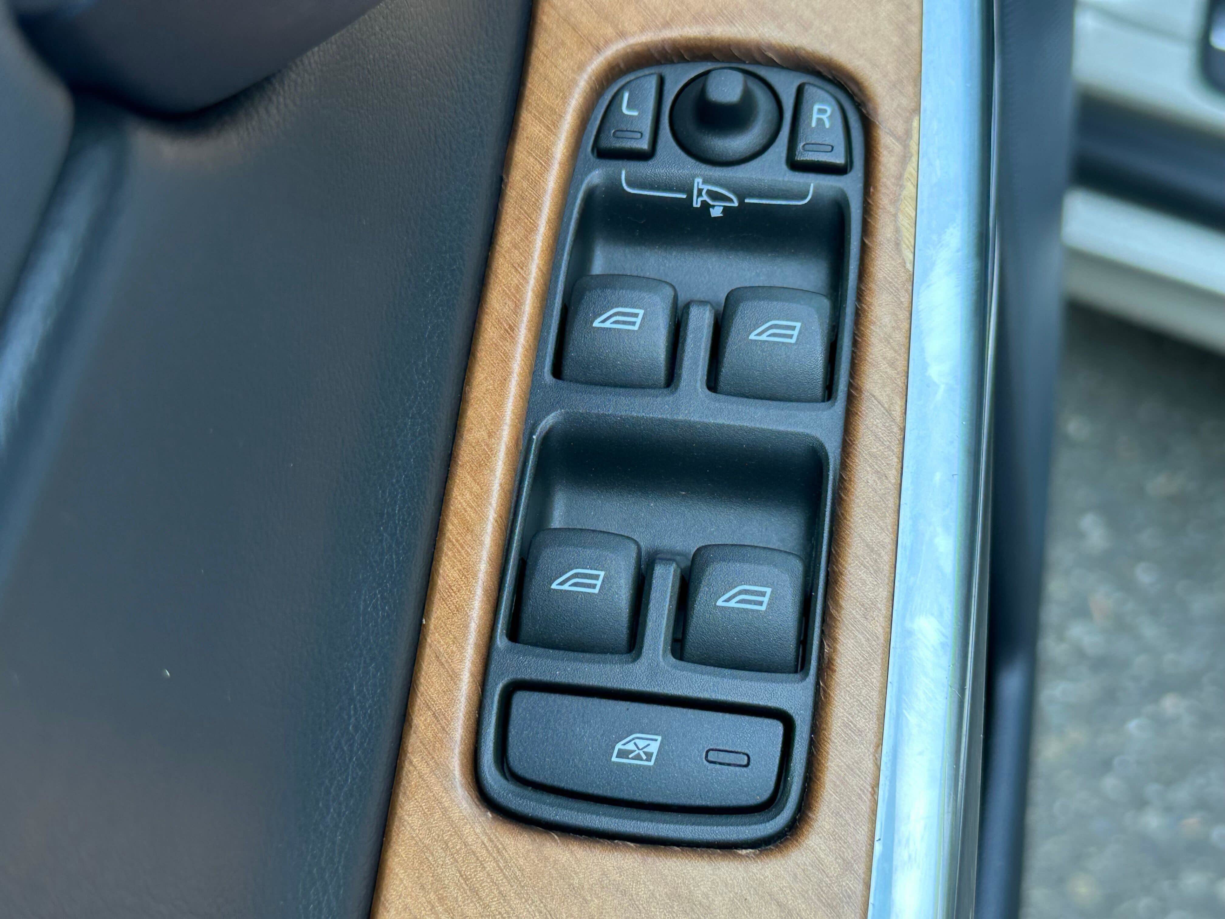 Used 2017 Volvo XC60 T6 Inscription w/ Preferred Option Package image 20