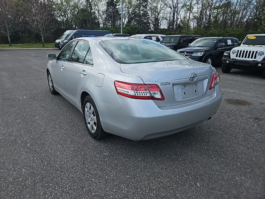 Used 2011 Toyota Camry LE image 5