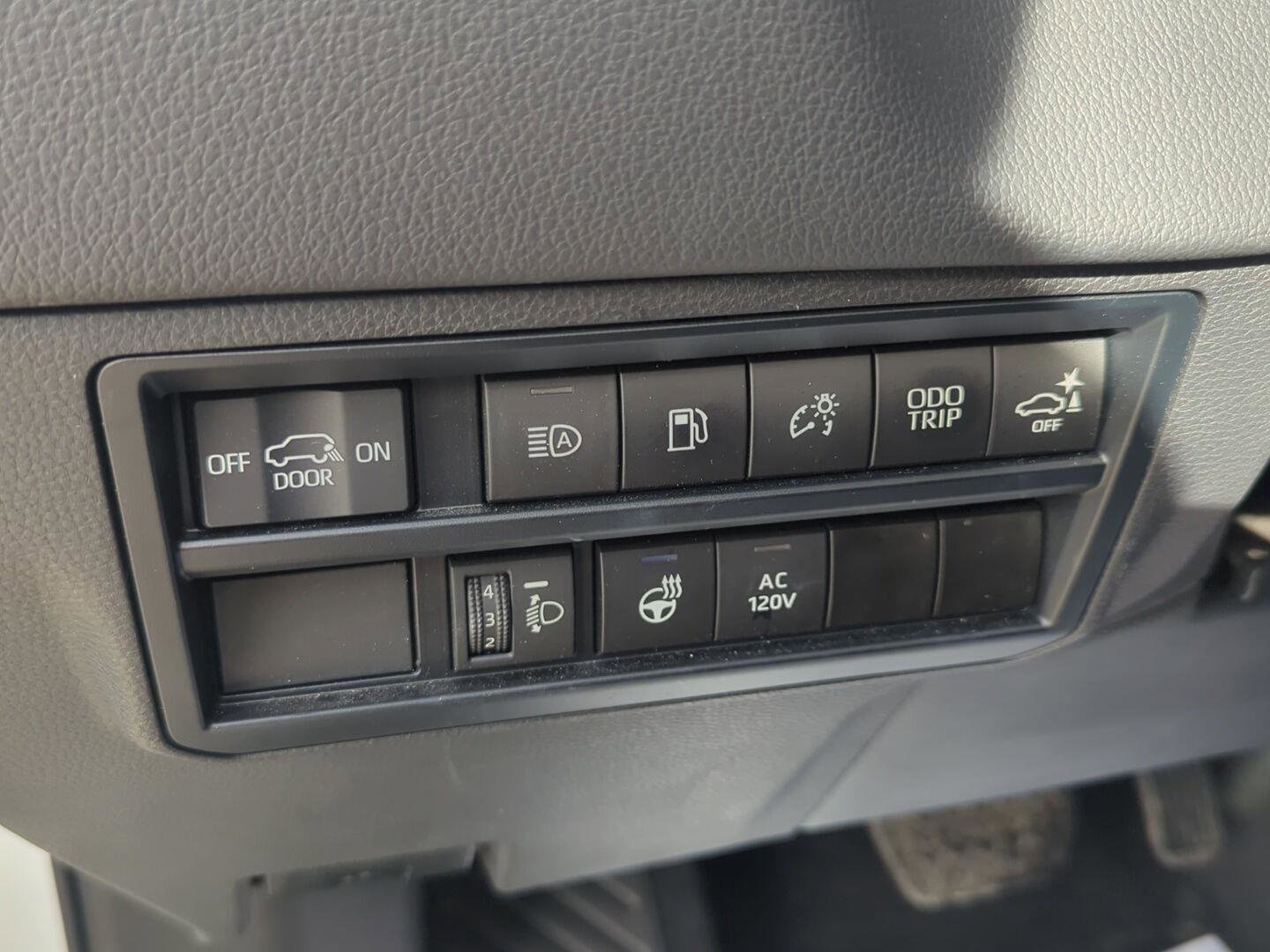 Used 2024 Toyota Sequoia Limited image 15