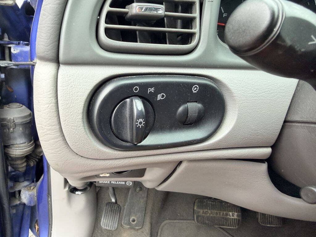 Used 2003 Ford Taurus SE FWD image 12