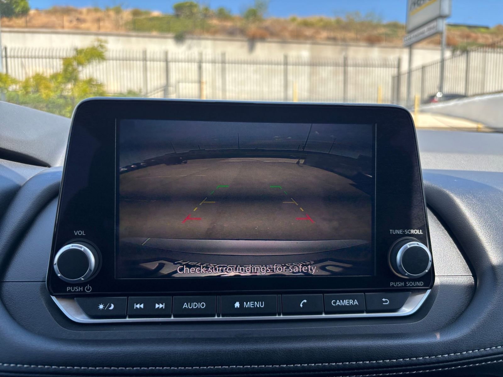 Used 2025 Nissan Rogue SV FWD image 25