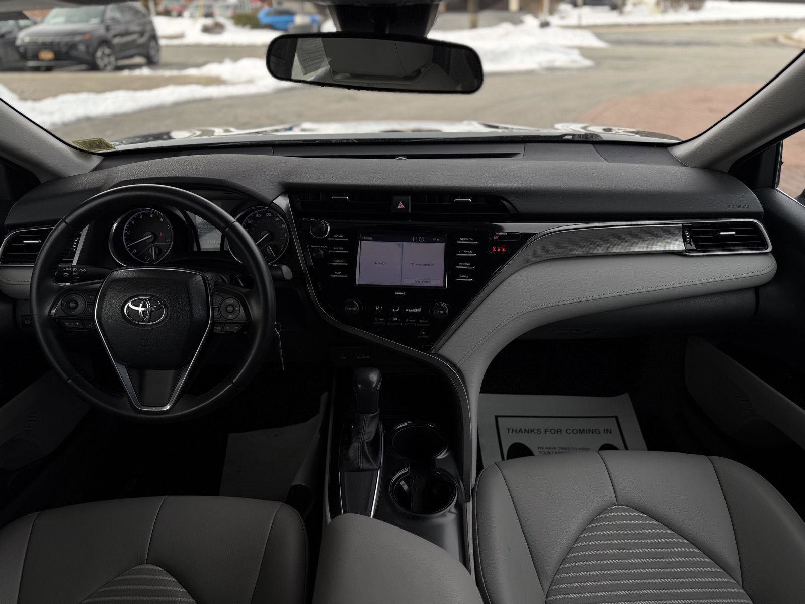 Used 2020 Toyota Camry SE image 25