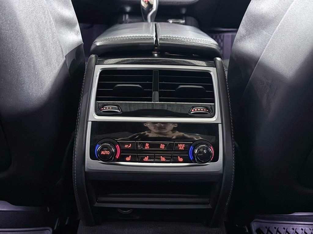 Used 2022 BMW 750i xDrive w/ Luxury Rear Seating Package image 45