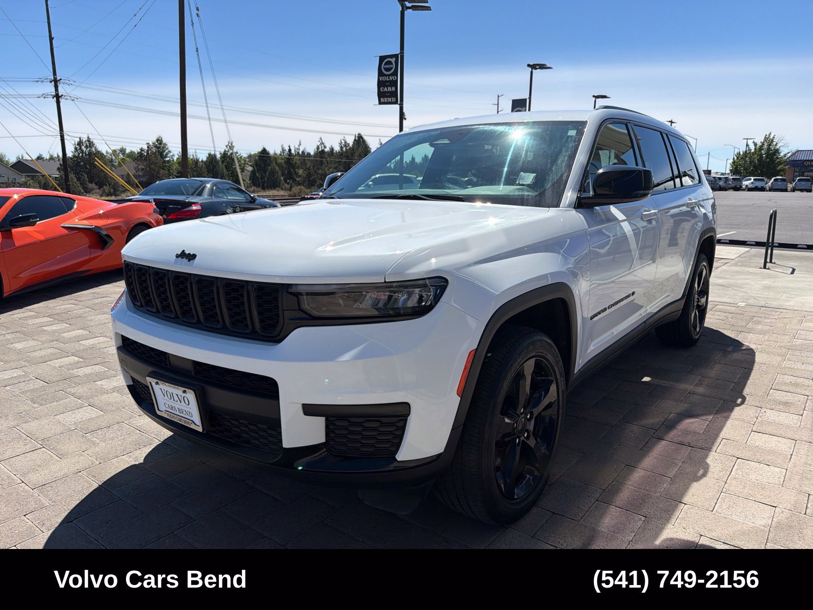 Used 2023 Jeep Grand Cherokee L Laredo AWD/4WD image 4