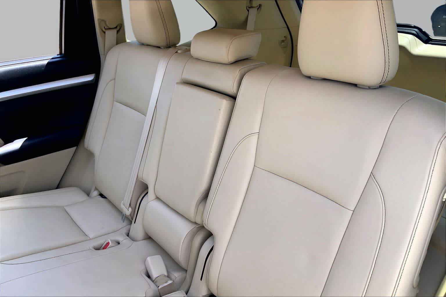 Used 2019 Toyota Highlander XLE FWD image 20