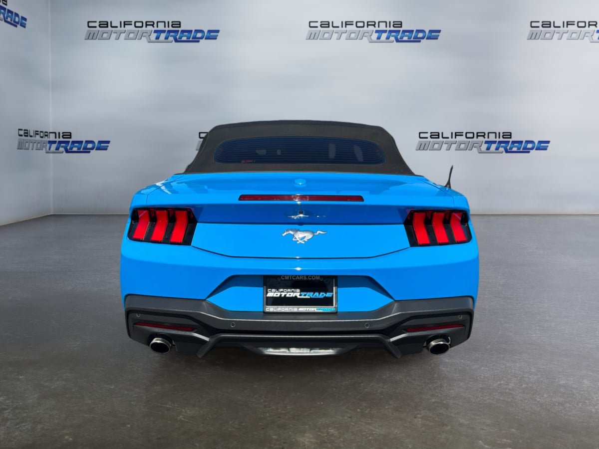 Used 2025 Ford Mustang Convertible RWD image 6