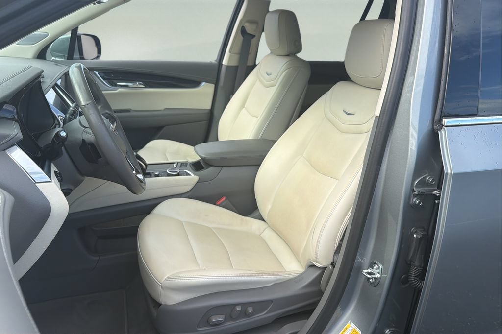 Certified 2024 Cadillac XT6 Premium Luxury w/ Technology Package FWD image 13