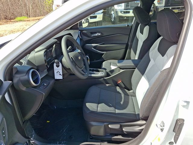 New 2026 Chevrolet Trax LS w/ Driver Confidence Package image 6