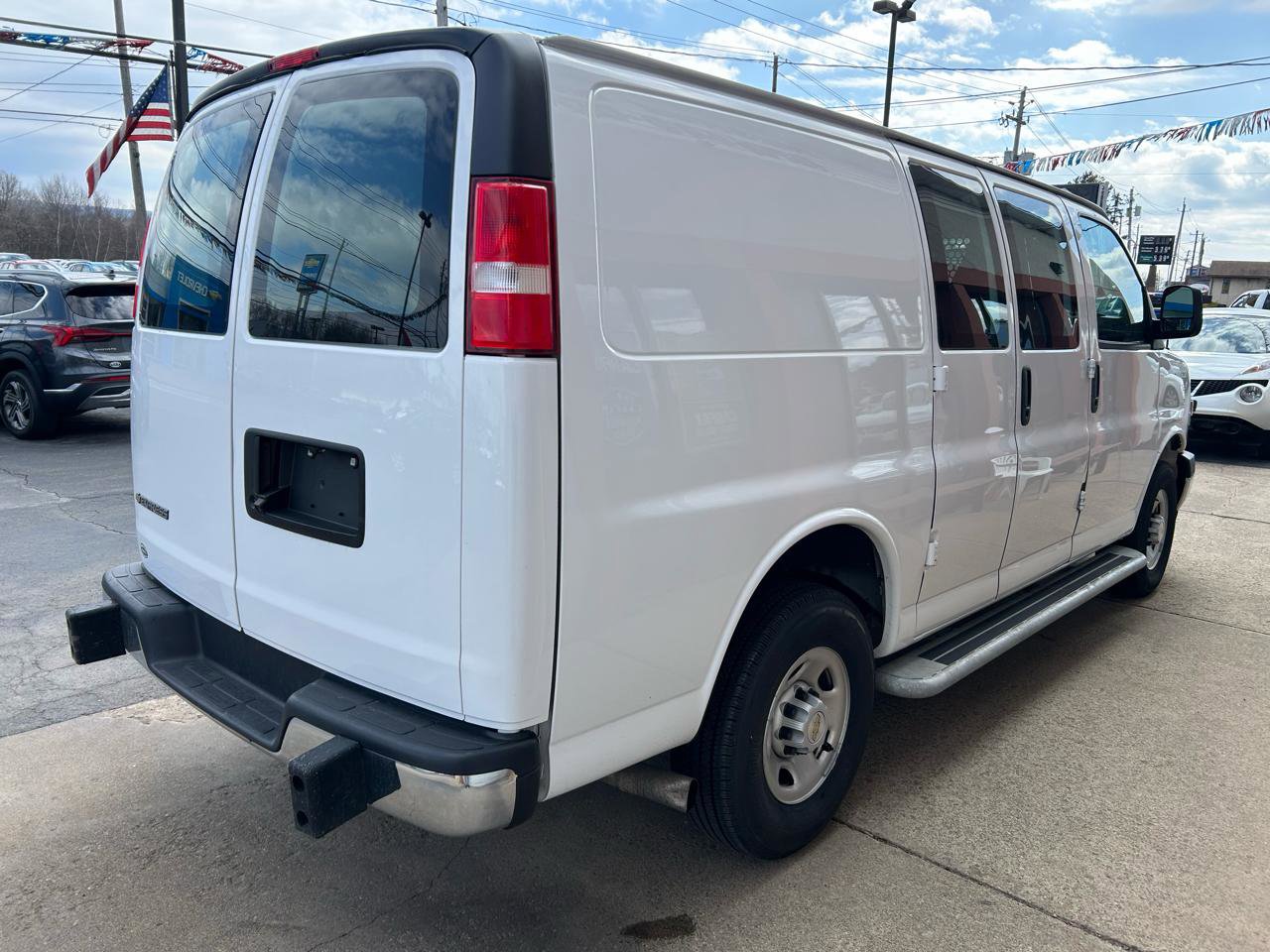 Used 2024 Chevrolet Express 2500 2500 Cargo w/ Driver Convenience Package image 5