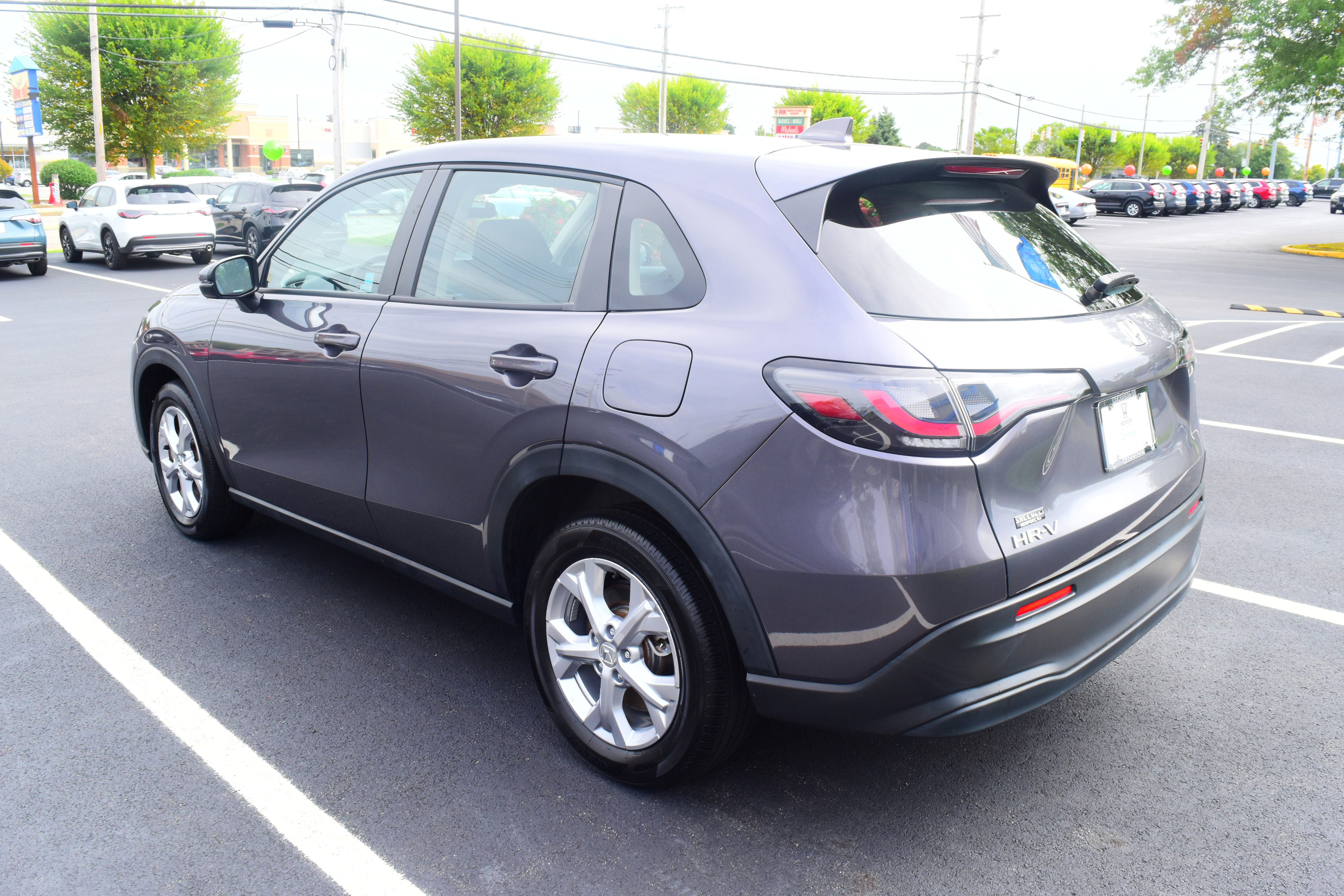 Certified 2023 Honda HR-V LX image 4