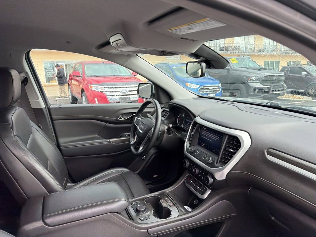 Used 2023 GMC Acadia SLT image 13