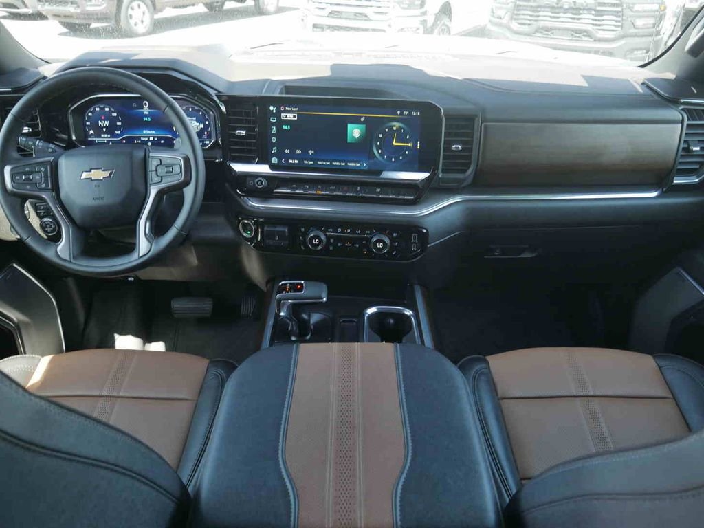 Used 2024 Chevrolet Silverado 1500 High Country w/ High Country Premium Package image 5