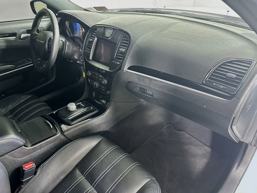 Used 2022 Chrysler 300 S image 30