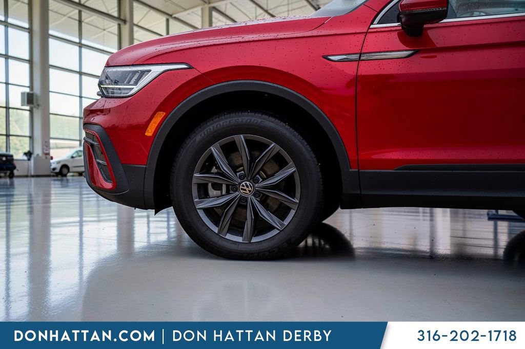 Used 2023 Volkswagen Tiguan SE image 36