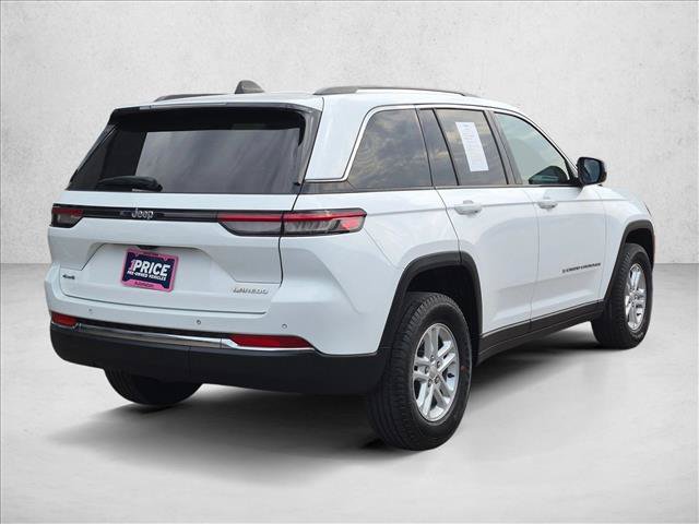 Used 2023 Jeep Grand Cherokee Laredo w/ Trailer Tow Prep Group (B) AWD/4WD image 5