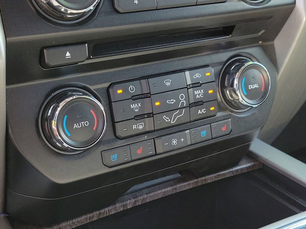 Used 2018 Ford F250 Lariat w/ Chrome Package image 24