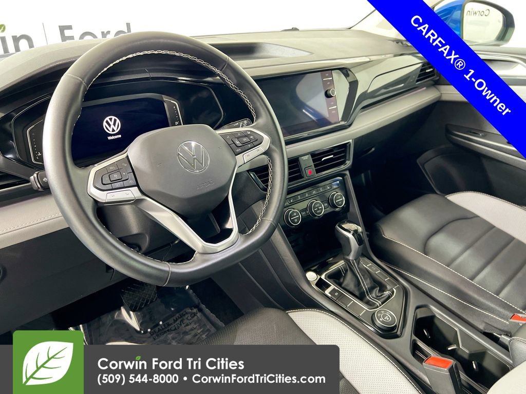 Used 2022 Volkswagen Taos SEL image 3