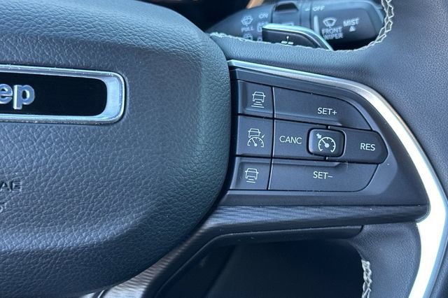 Used 2023 Jeep Grand Cherokee L Altitude image 27