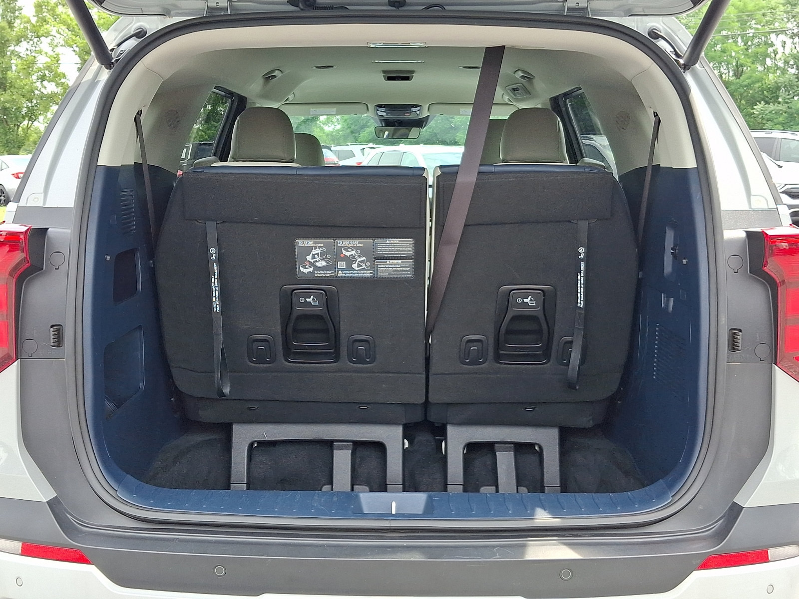 Certified 2025 Kia Carnival EX FWD image 32