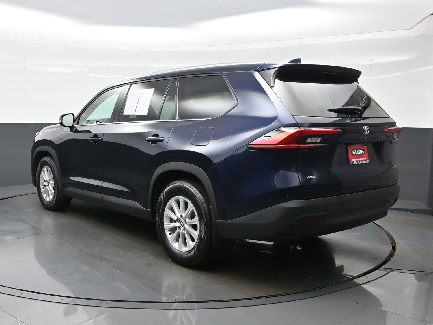 Used 2024 Toyota Grand Highlander AWD image 4