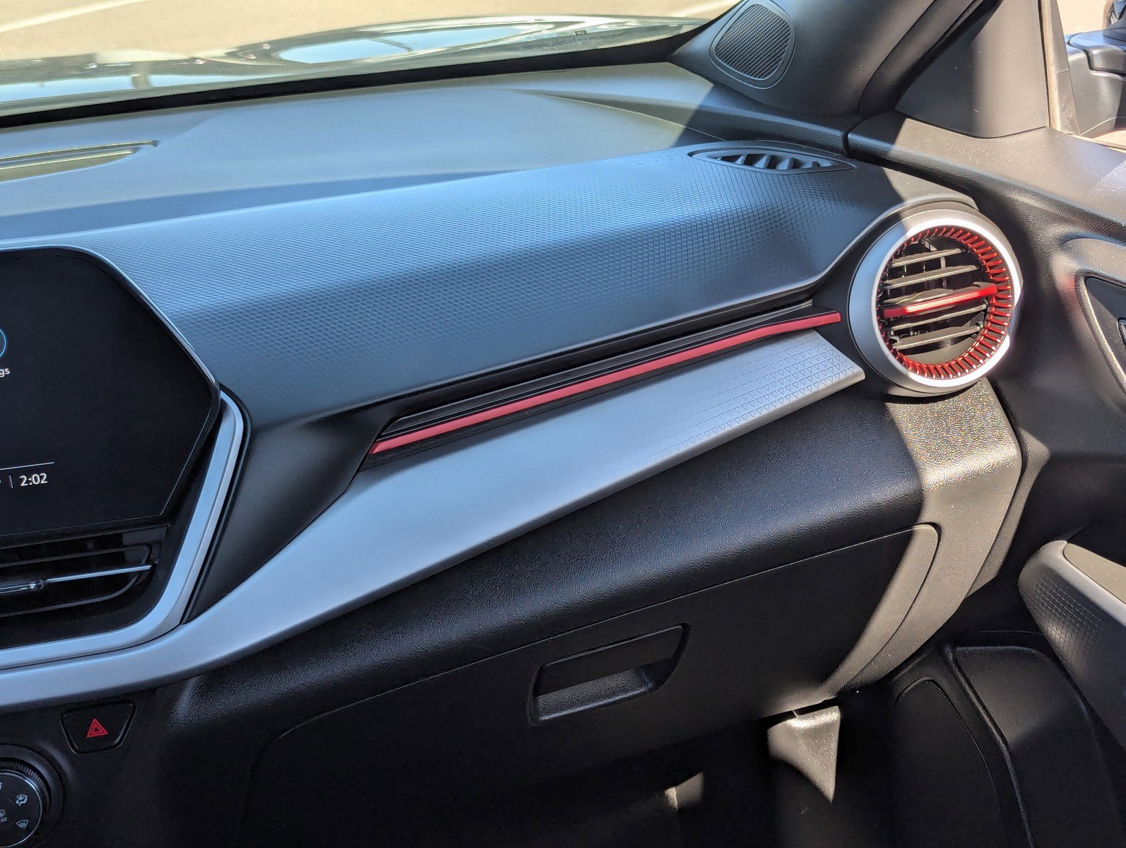 Certified 2024 Chevrolet Trax RS w/ Driver Confidence Package image 17