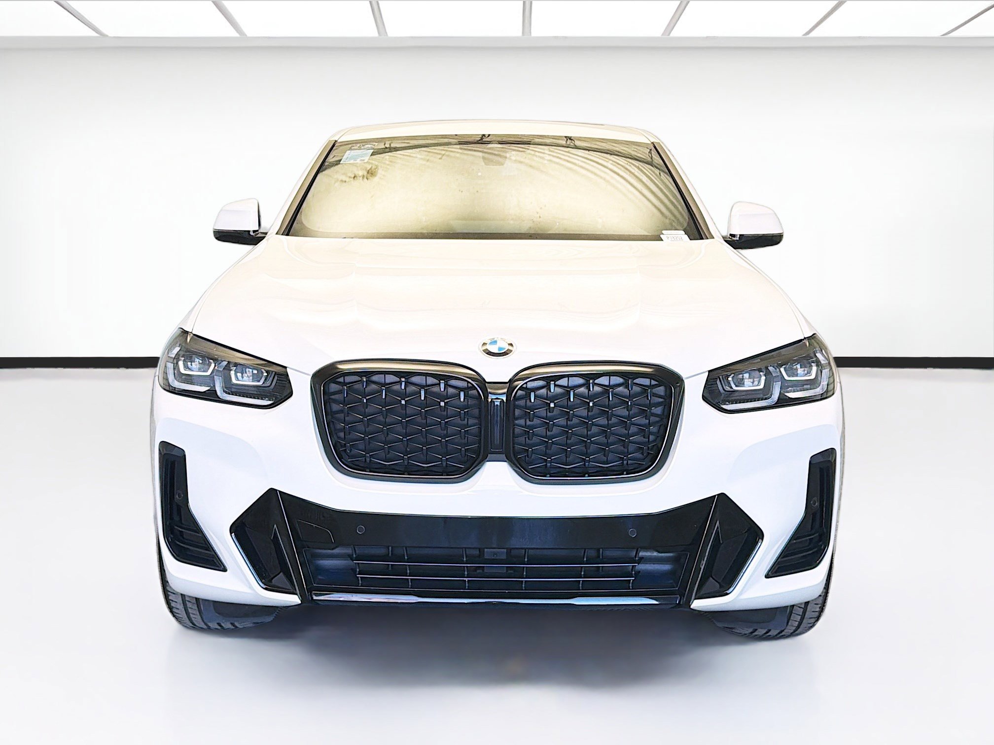 Used 2025 BMW X4 xDrive30i w/ Premium Package AWD/4WD image 2