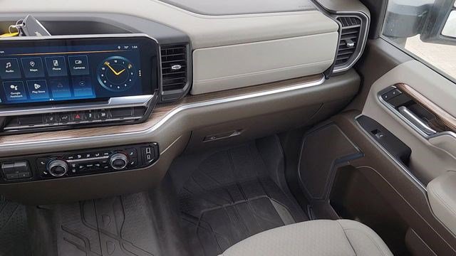 Used 2024 Chevrolet Silverado 2500 LT w/ Convenience Package image 6