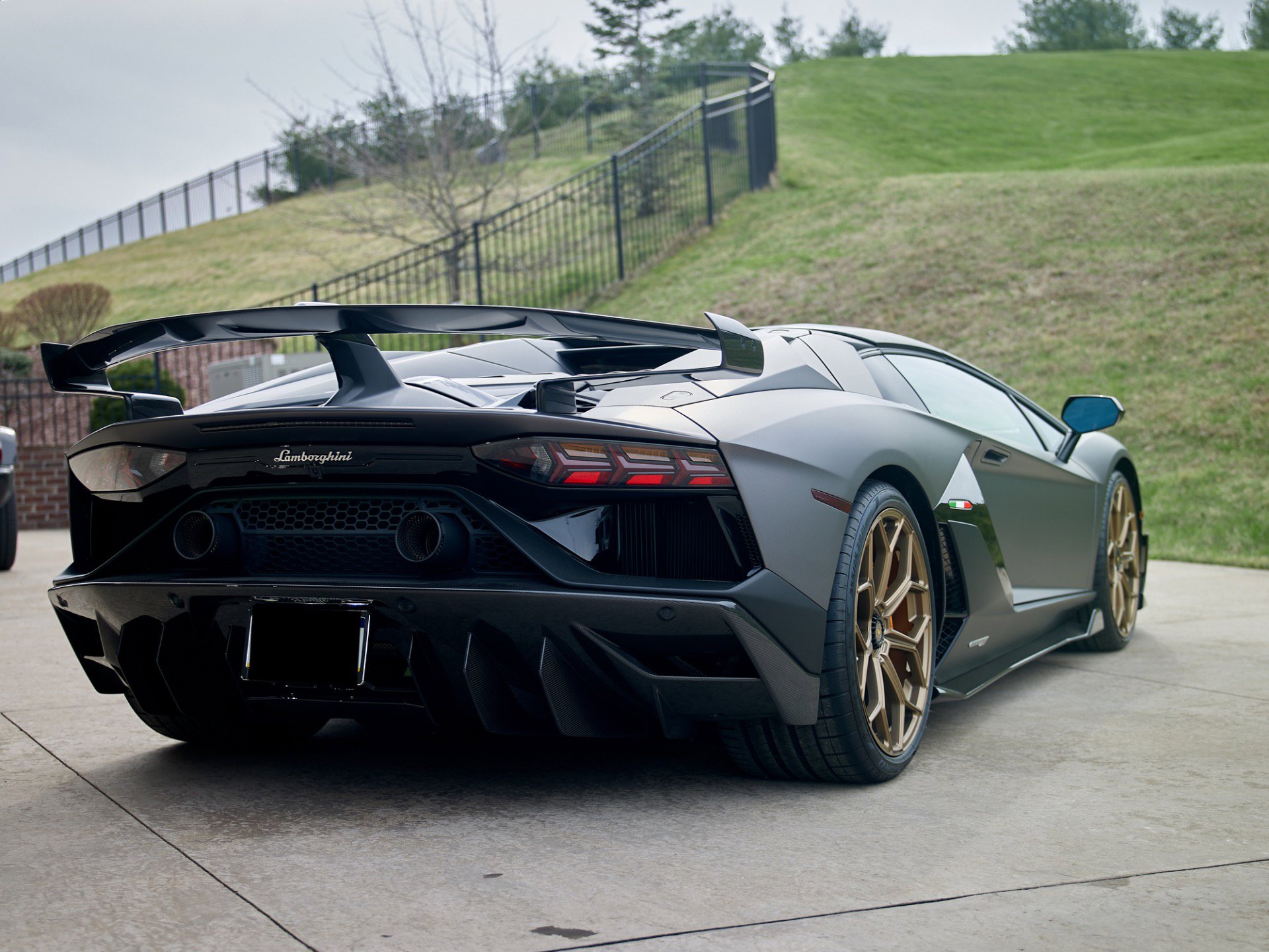Used 2021 Lamborghini Aventador SVJ image 13
