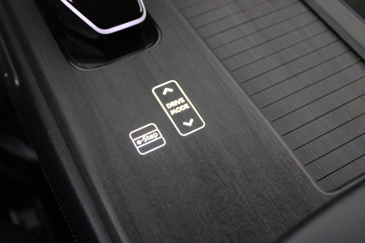 Used 2023 Nissan Ariya AWD image 22