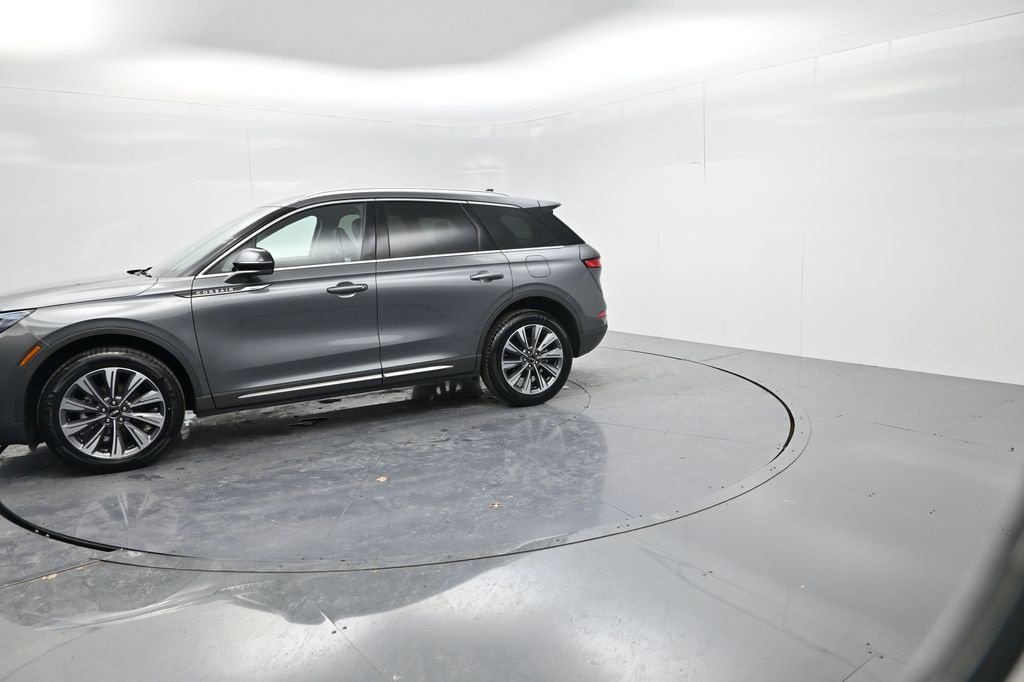 Used 2022 Lincoln Corsair Reserve image 4