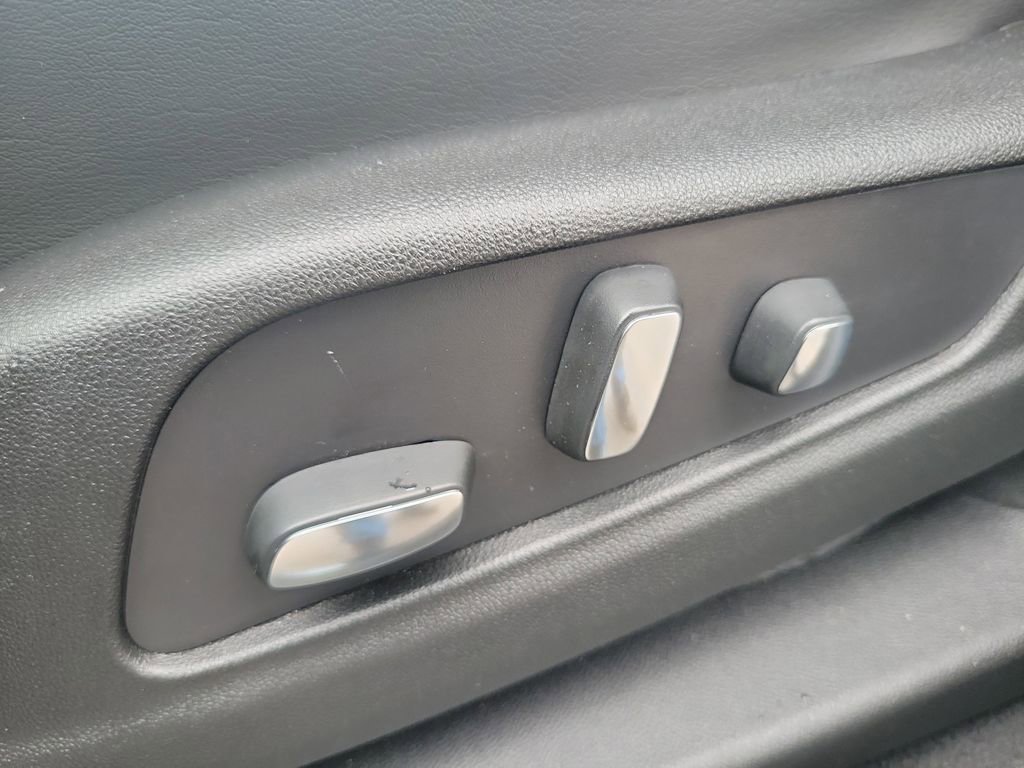 Used 2024 Cadillac XT6 Premium Luxury w/ LPO, Floor Liner Package image 6