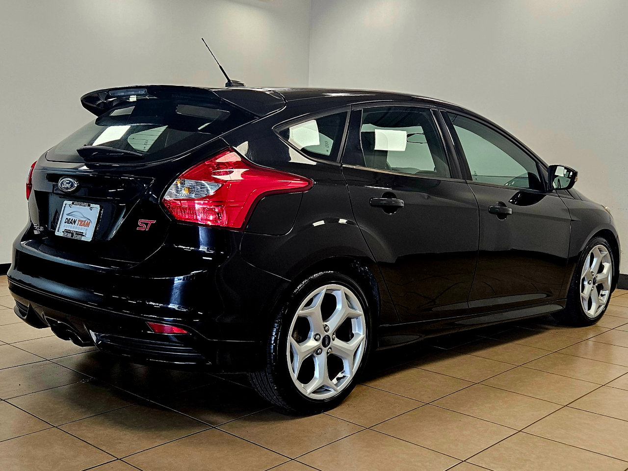 Used 2014 Ford Focus ST w/ Equipment Group 202A image 4