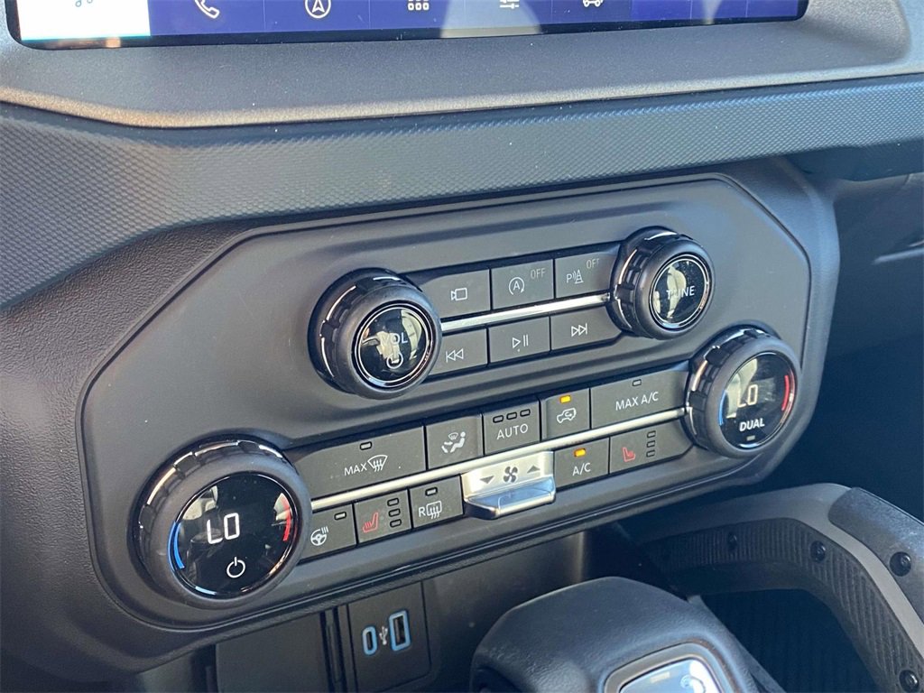 Used 2024 Ford Bronco Outer Banks image 23